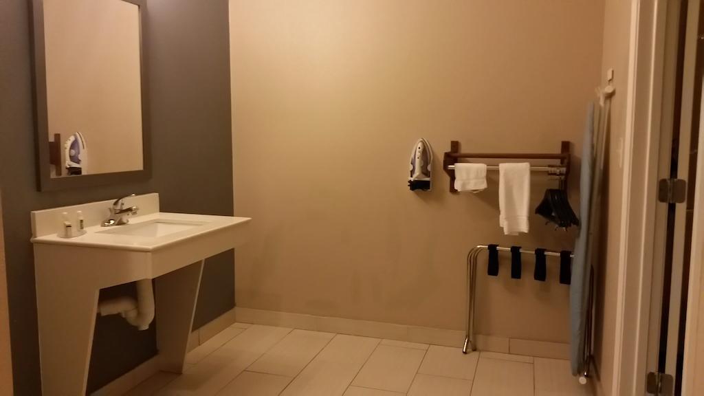 Atria Inn & Suites Three Rivers Oda fotoğraf